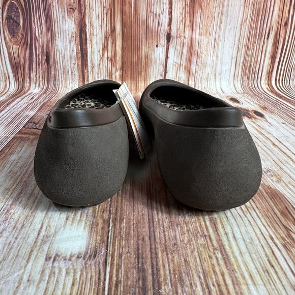Crocs MAMMOTH LEOPARD Womens Size 7 Brown Ballet Flats Slip On Shoes Loafers - Picture 4 of 10